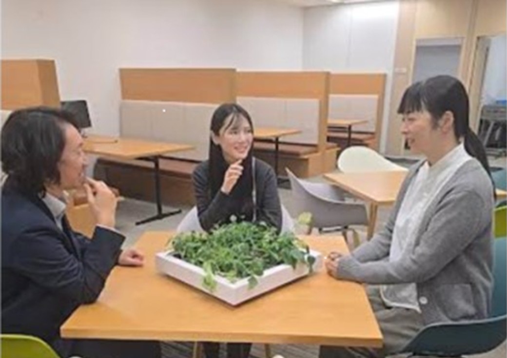 ★男性1名女性2名